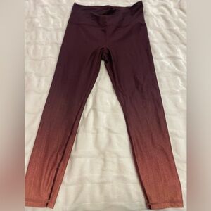 Athleta women’s Burgundy Ombre Leggings - elation 7/8 tight